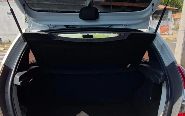 imagem-https://www.socarrao.com.br/sc-vehicle-images-prod/4353920/1791995487158-V2hhdHNBcHAgSW1hZ2UgMjAyNi0wOC0zMSBhdCAwOC41OS4yOCAoMikuanBlZw.jpeg