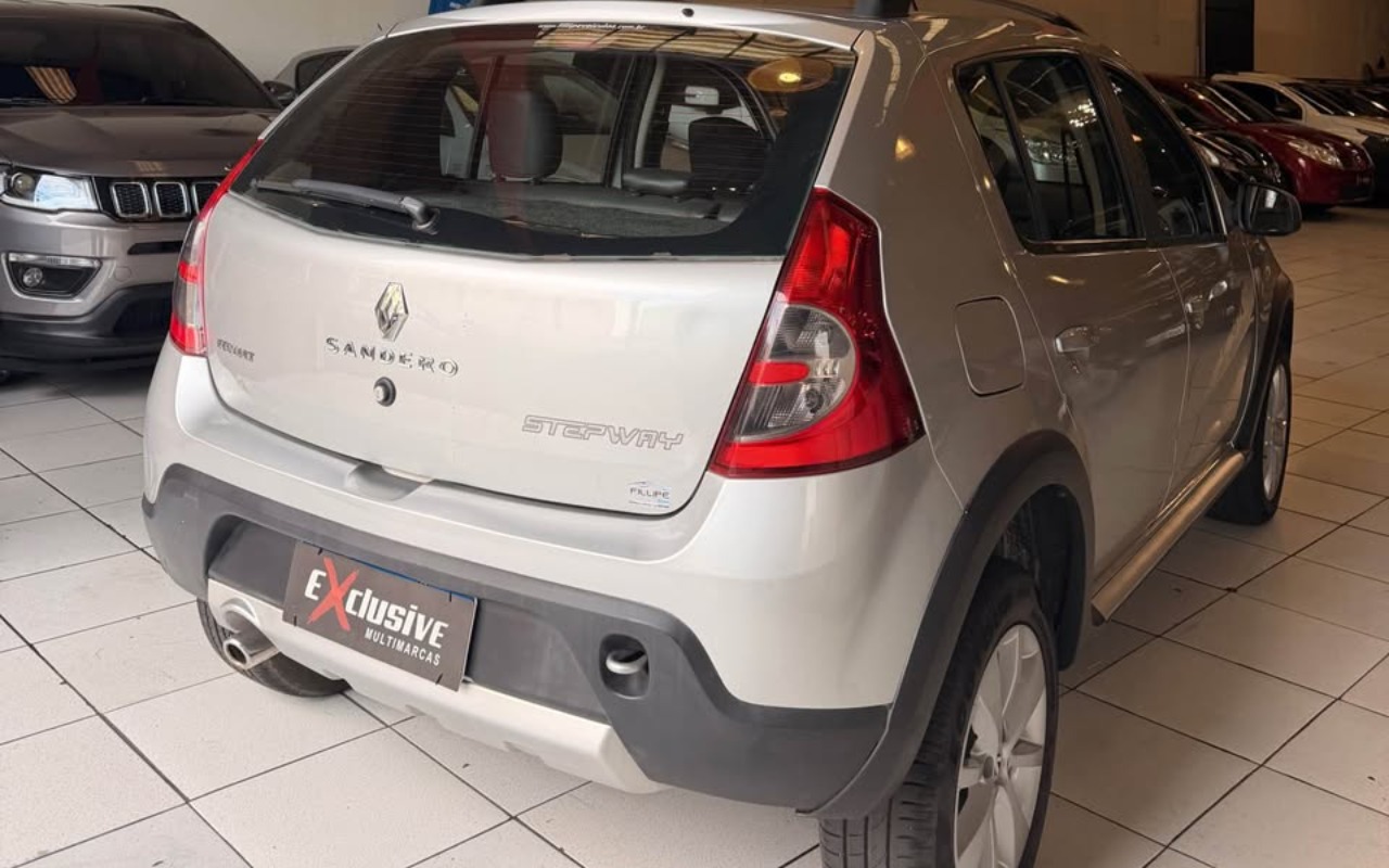 imagem-https://www.socarrao.com.br/sc-vehicle-images-prod/4354117/1791997205958-U0FOREVSTyAyMDE0Ni5qcGc.jpg