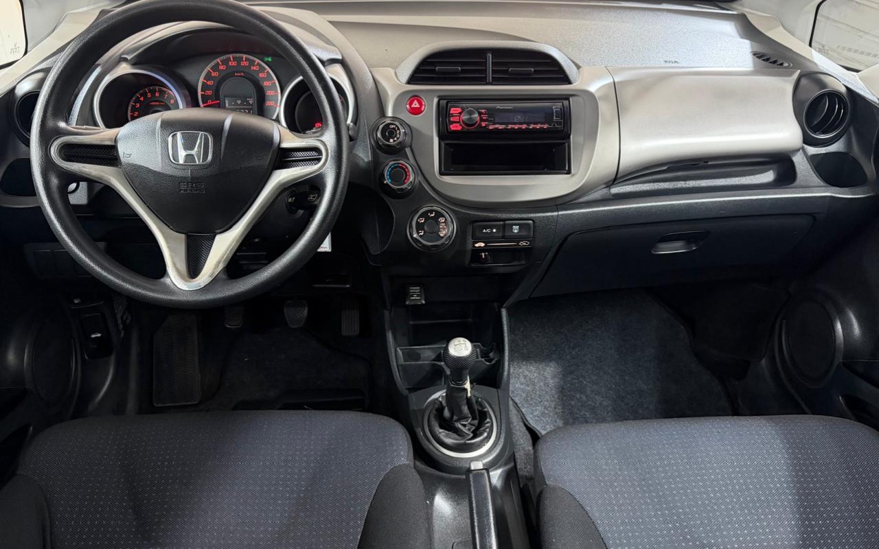 imagem-https://www.socarrao.com.br/sc-vehicle-images-prod/4354187/1791997757960-Ny5qZmlm.jfif