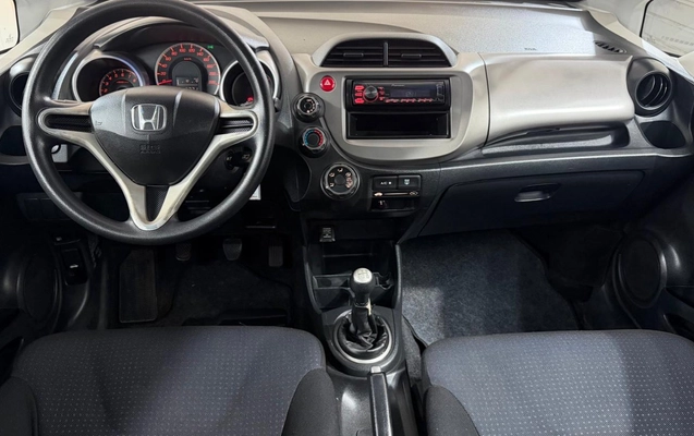 imagem-https://www.socarrao.com.br/sc-vehicle-images-prod/4354187/1791997757960-Ny5qZmlm.jfif
