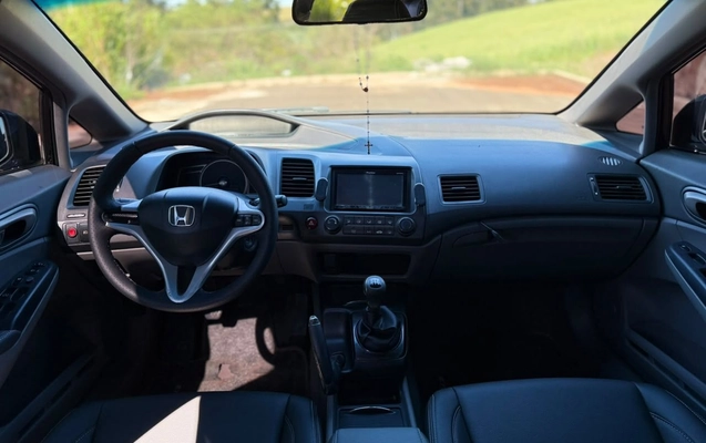 imagem-https://www.socarrao.com.br/sc-vehicle-images-prod/4354252/1792006799259-f94bf617df8e4deb9a90c78a5aa2456f_1792006765799.jpg