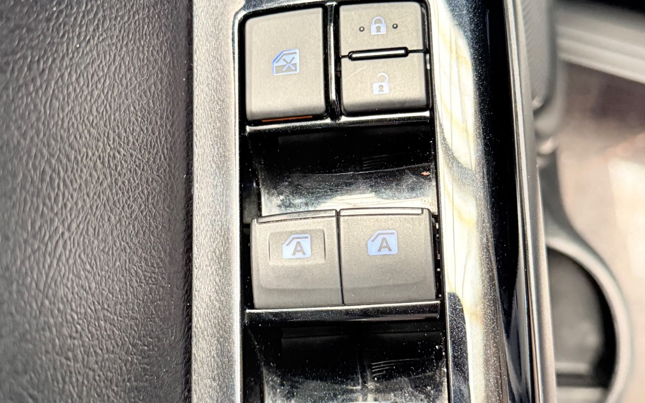 imagem-https://www.socarrao.com.br/sc-vehicle-images-prod/4354255/1791998180578-MDAzMmM3MzYtNzM1Yi00NWNkLTk4YzAtMTdiMTYxZmJiMjVlLmpwZWc.jpeg
