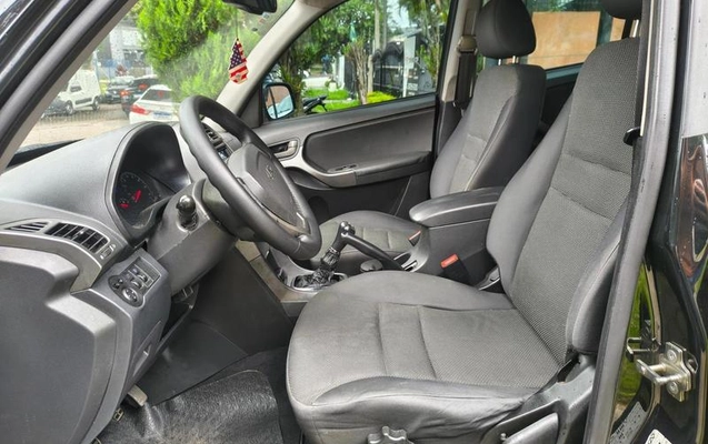 imagem-https://www.socarrao.com.br/sc-vehicle-images-prod/4354287/1792688235848-8569841_13_B_5b85539042.jpeg
