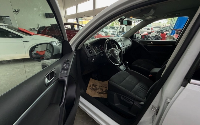 imagem-https://www.socarrao.com.br/sc-vehicle-images-prod/4354412/1791999614902-866ecfe6935443c588bf5945c2ff6e5e_1791999537845.jpg