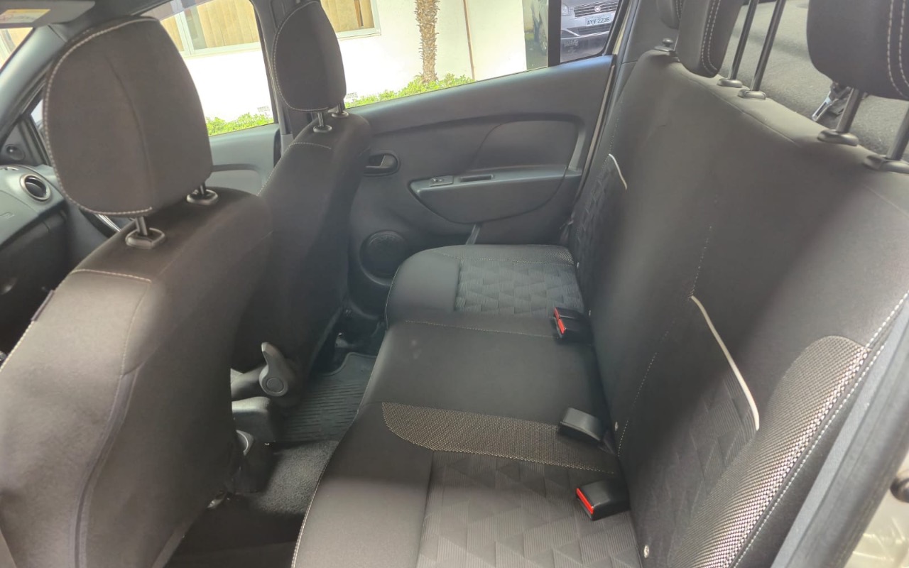 imagem-https://www.socarrao.com.br/sc-vehicle-images-prod/4354419/1791999728313-MzhhZWZjYjQtMzM4MS00ZTY4LTkwNjYtMzgyZDRjMTM4MTk2LmpwZWc.jpeg