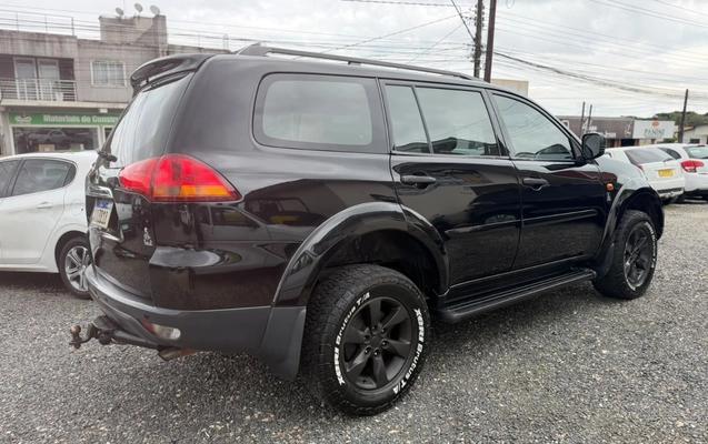 imagem-https://www.socarrao.com.br/sc-vehicle-images-prod/4354622/1792001272757-MTVlMDUwMTktMzUzYi00MTNmLTg3M2EtNzc0M2YzYzU4NjE0LmpmaWY.jfif