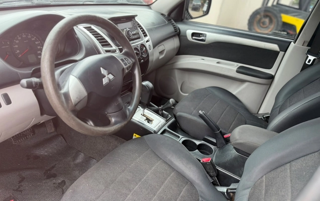 imagem-https://www.socarrao.com.br/sc-vehicle-images-prod/4354622/1792001272831-OWQ1NWUyYjItOWIyOC00MzNmLWFjMWQtNjgyZTM3MjdkYWE5LmpmaWY.jfif