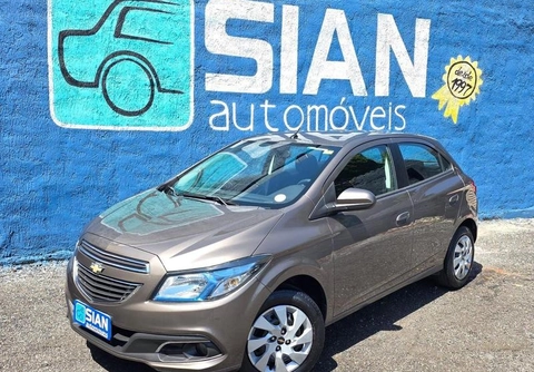 Chevrolet Onix 2014 Cinza — foto 1 de 3