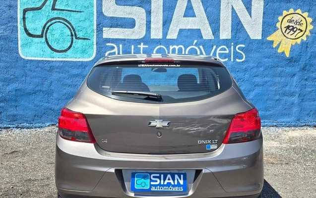 imagem-https://www.socarrao.com.br/sc-vehicle-images-prod/4354674/1792003746145-8559970_15_B_4f9b6a48bf.jpeg