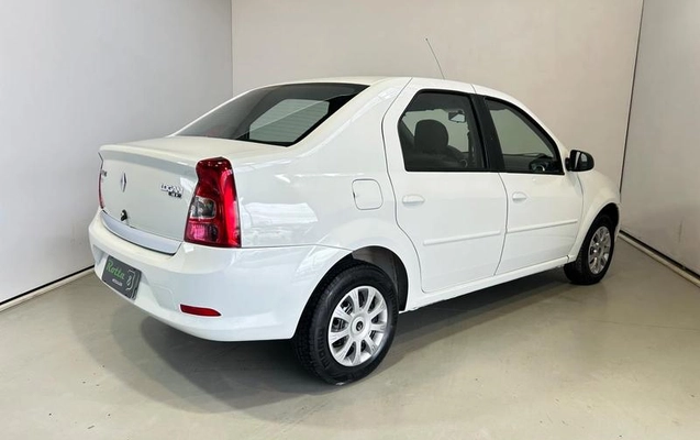 imagem-https://www.socarrao.com.br/sc-vehicle-images-prod/4354705/1792001809494-8468305_10_B_dea656b324.jpeg