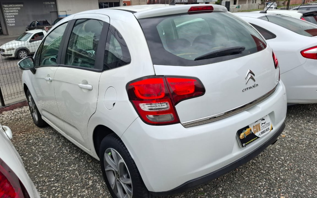 imagem-https://www.socarrao.com.br/sc-vehicle-images-prod/4354737/1792002119242-M2QwMTk0ZWQtMzg5Mi00NmIwLWEwNGEtYWUxZjJmMjU4NDk5LmpmaWY.jfif
