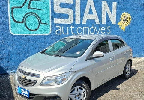Chevrolet Onix 2013 Prata — foto 1 de 3
