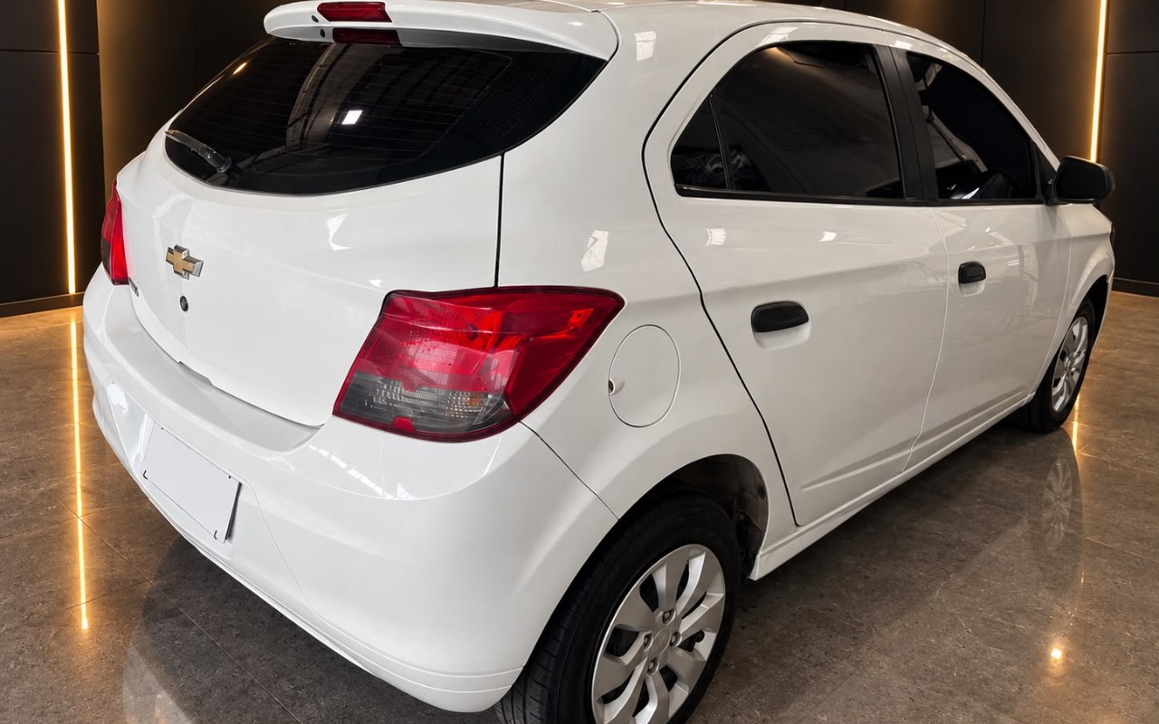 imagem-https://www.socarrao.com.br/sc-vehicle-images-prod/4354767/1792002477999-V2hhdHNBcHAgSW1hZ2UgMjAyNi0xMC0xNCBhdCAxNS4xOC4zMiAoMSkuanBlZw.jpeg