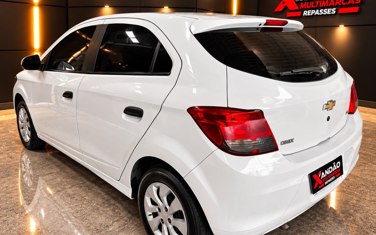 imagem-https://www.socarrao.com.br/sc-vehicle-images-prod/4354767/1792002478194-V2hhdHNBcHAgSW1hZ2UgMjAyNi0xMC0xNCBhdCAxNS4xOC4zNS5qcGVn.jpeg