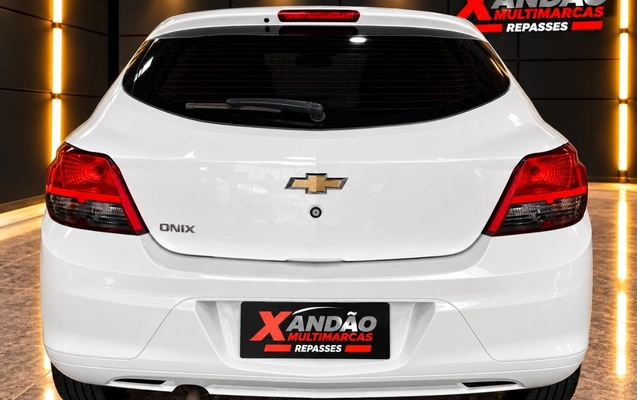 imagem-https://www.socarrao.com.br/sc-vehicle-images-prod/4354767/1792002478747-V2hhdHNBcHAgSW1hZ2UgMjAyNi0xMC0xNCBhdCAxNS4xOC4zNi5qcGVn.jpeg