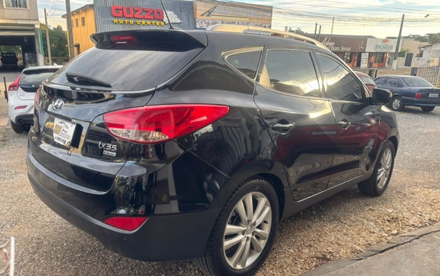 imagem-https://www.socarrao.com.br/sc-vehicle-images-prod/4354821/1792002756932-NGUzZmRlNjctMTE1Mi00MzdkLWI1YjgtZjYzYWE1NmNhY2JkLmpmaWY.jfif