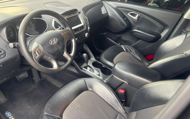 imagem-https://www.socarrao.com.br/sc-vehicle-images-prod/4354821/1792002757134-YmE4OTk2NDQtOTRkMy00NjJmLThmZGEtOGE3MjY3YTY2ZTBlLmpmaWY.jfif
