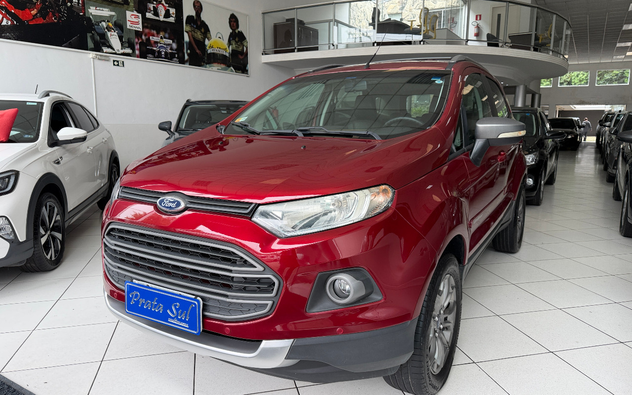 Ford EcoSport 2015 Vermelho — foto 1 de 3