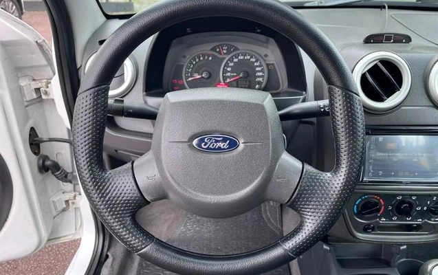 imagem-https://www.socarrao.com.br/sc-vehicle-images-prod/4354948/1792003632354-8482980_9_B_344a2ca3e9.jpeg