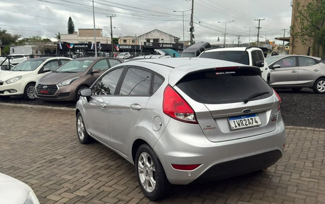imagem-https://www.socarrao.com.br/sc-vehicle-images-prod/4354952/1792003709073-jY7HXZHOMFOrKGovrbRvsZyMc8vo2NIV.jpg