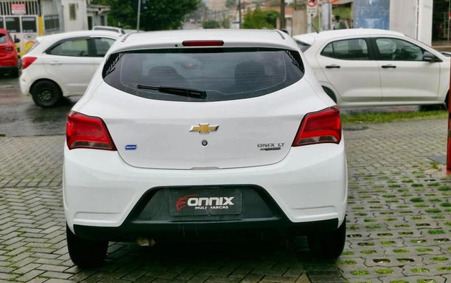 imagem-https://www.socarrao.com.br/sc-vehicle-images-prod/4354962/1792086233127-8570535_9_B_74ca5b4020.jpeg