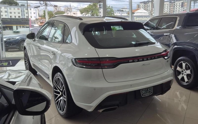 imagem-https://www.socarrao.com.br/sc-vehicle-images-prod/4355040/1792005653590-8569838_3_B_092f04cda0.jpeg