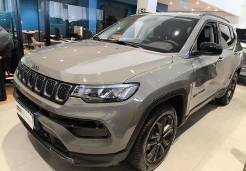 Jeep Compass 2024 Cinza — foto 1 de 3