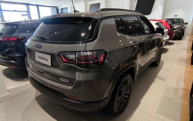 imagem-https://www.socarrao.com.br/sc-vehicle-images-prod/4355054/1792523993892-8570645_10_B_de3b60d19f.jpeg