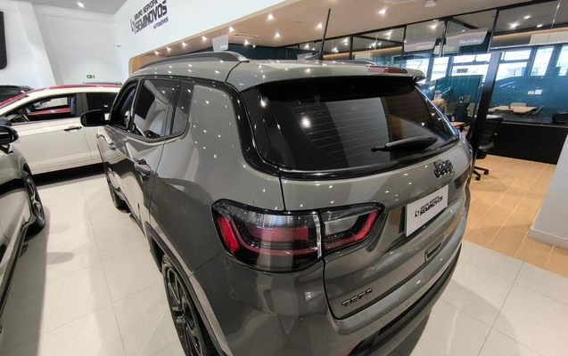 imagem-https://www.socarrao.com.br/sc-vehicle-images-prod/4355054/1792523993895-8570645_10_B_9bfdf8db17.jpeg