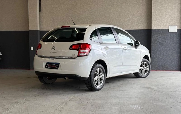 imagem-https://www.socarrao.com.br/sc-vehicle-images-prod/4355165/1792509771457-8361768_3_B_e962a40a09.jpeg