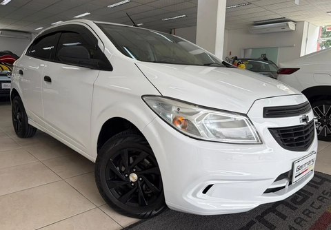 Chevrolet Onix 2016 Branco — foto 1 de 3