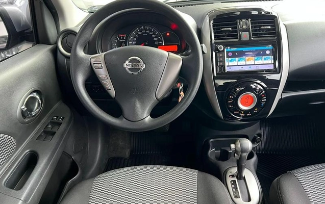 imagem-https://www.socarrao.com.br/sc-vehicle-images-prod/4355182/1792005579816-8536658_14_B_53e3a10a61.jpeg