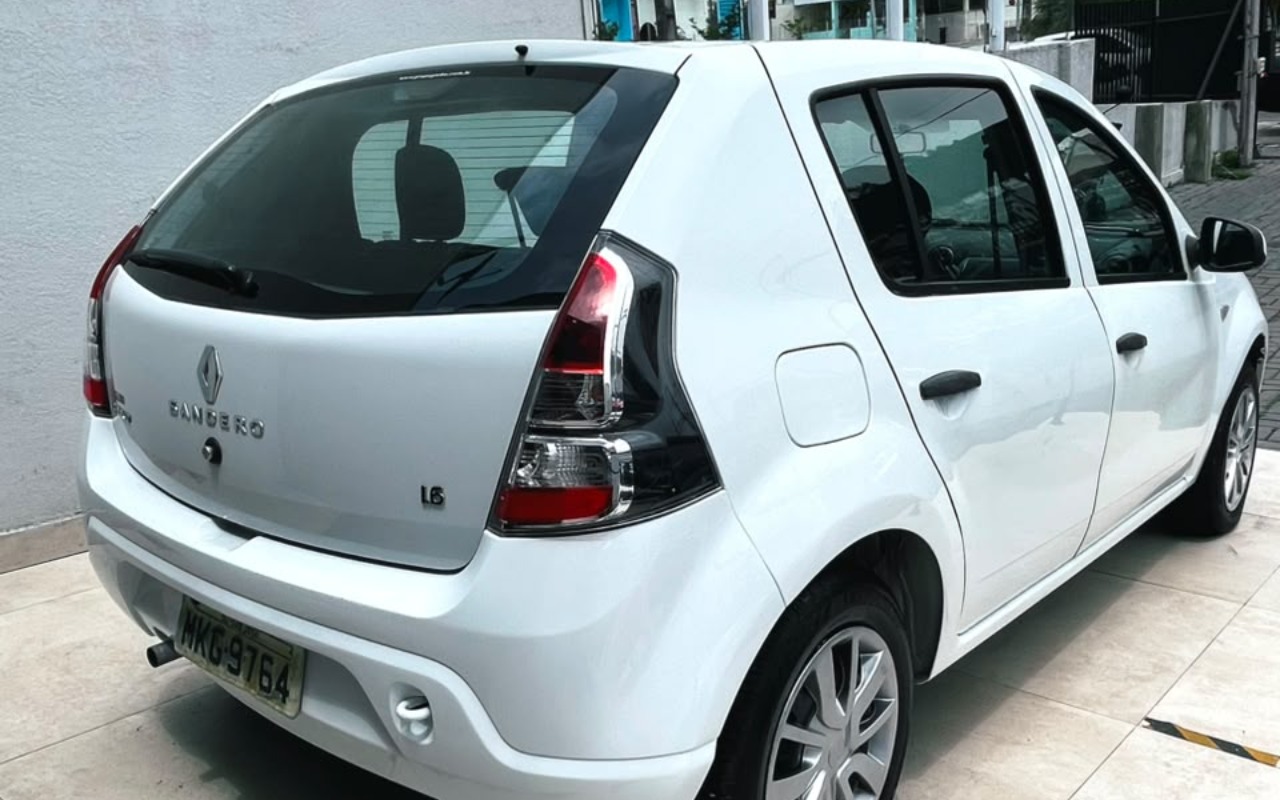 imagem-https://www.socarrao.com.br/sc-vehicle-images-prod/4355202/1792005742639-V2hhdHNBcHAgSW1hZ2UgMjAyNi0xMC0xNCBhdCAxNi4wOS4xMi5qcGVn.jpeg