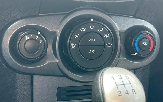 imagem-https://www.socarrao.com.br/sc-vehicle-images-prod/4355285/1792174101776-8552898_5_B_261bfa75ea.jpeg