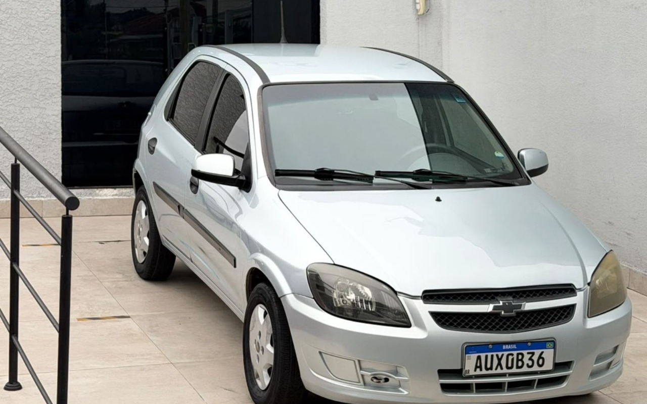 Chevrolet Celta 2012 Prata — foto 1 de 3