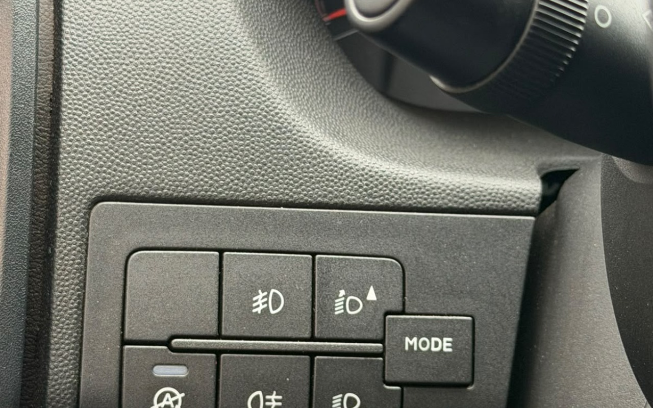 imagem-https://www.socarrao.com.br/sc-vehicle-images-prod/4355355/1792007000679-V2hhdHNBcHAgSW1hZ2UgMjAyNi0wOS0yNCBhdCAxMy41NC41Ny5qcGVn.jpeg