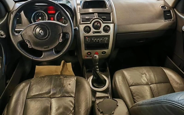 imagem-https://www.socarrao.com.br/sc-vehicle-images-prod/4355407/1792008276445-8439192_7_B_54fd2b80c8.jpeg