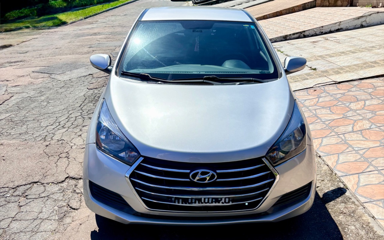 Hyundai HB20S 2017 Prata — foto 1 de 3