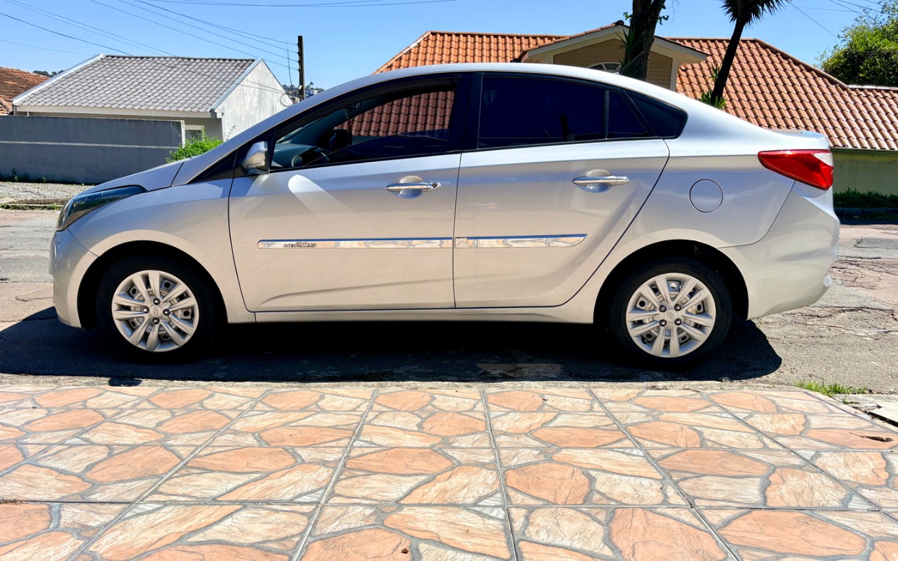 imagem-https://www.socarrao.com.br/sc-vehicle-images-prod/4355560/1792008749966-SU1HXzk0MjAuanBlZw.jpeg