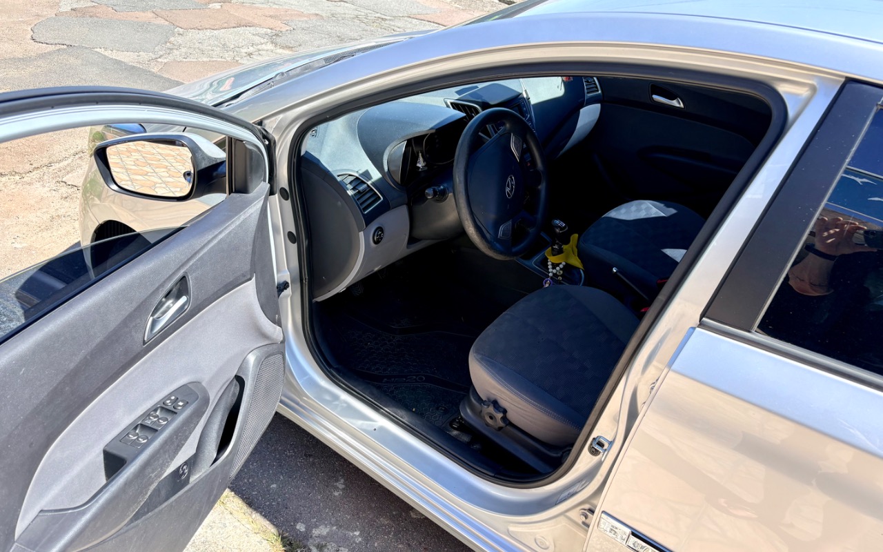 imagem-https://www.socarrao.com.br/sc-vehicle-images-prod/4355560/1792008750322-SU1HXzk0MjEuanBlZw.jpeg