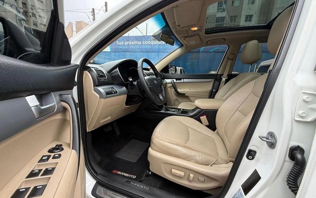 imagem-https://www.socarrao.com.br/sc-vehicle-images-prod/4355651/1792009040533-8332383_5_B_d9bf2a854e.jpeg