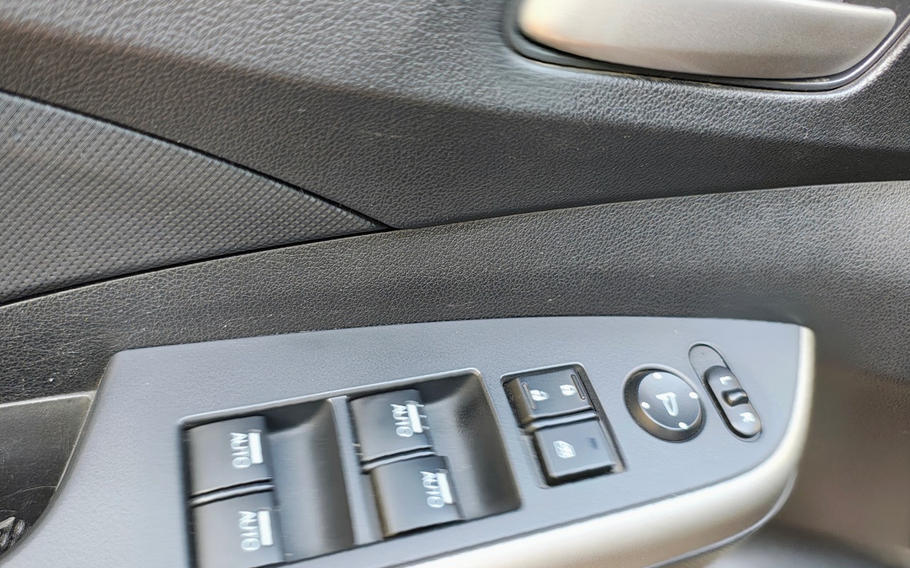 imagem-https://www.socarrao.com.br/sc-vehicle-images-prod/4355693/1792010121303-SU1HXzIwMjYwOTI3XzE2NTMxNTEwOV9IRFJfQUUuanBn.jpg