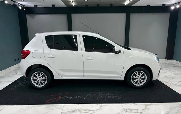 imagem-https://www.socarrao.com.br/sc-vehicle-images-prod/4355702/1792009506198-8560465_3_B_be3580e03e.jpeg