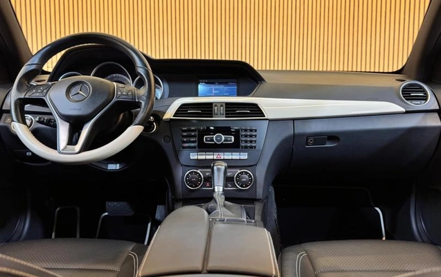 imagem-https://www.socarrao.com.br/sc-vehicle-images-prod/4355703/1792009552322-8566800_17_B_0a7810742a.jpeg