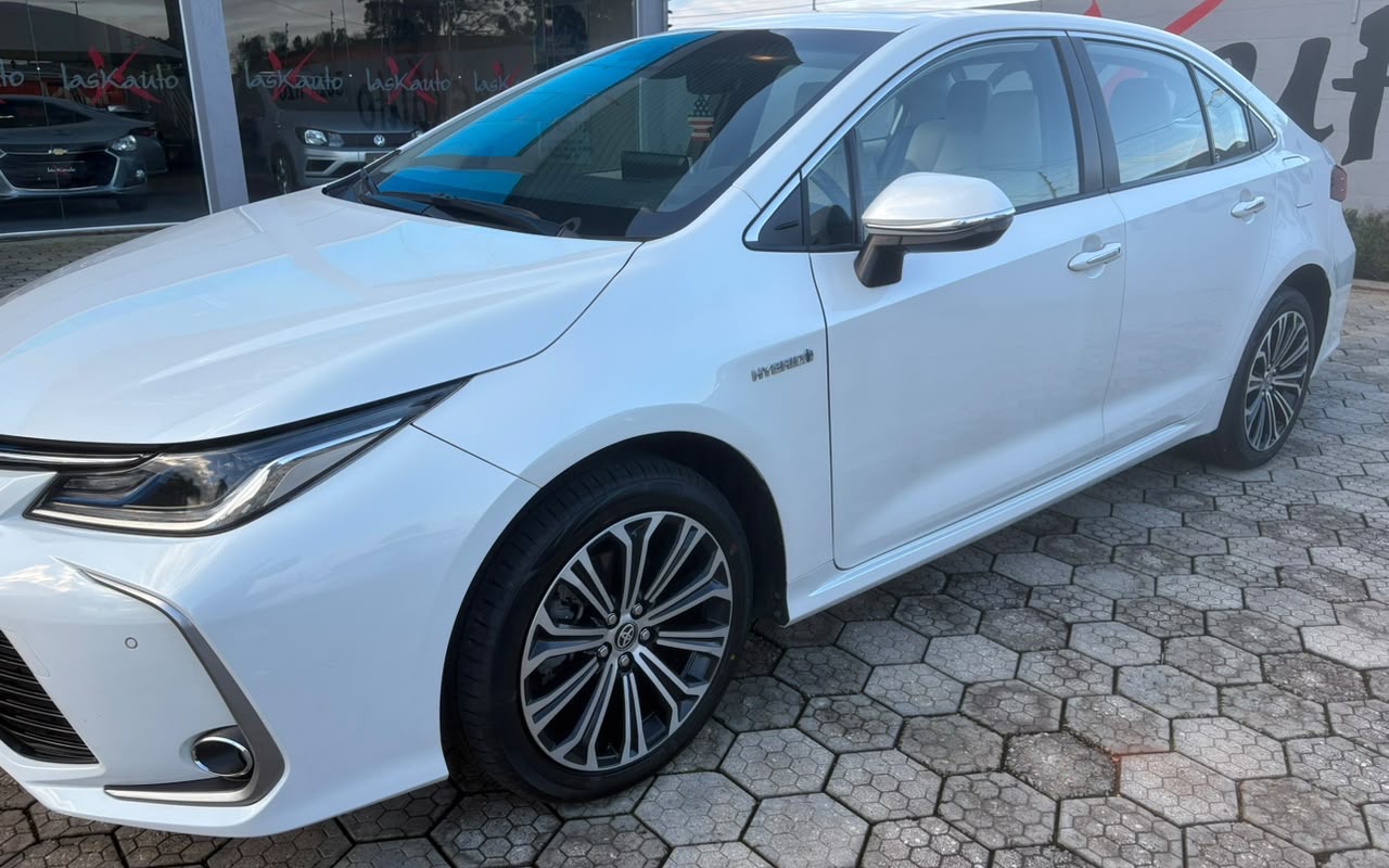 Toyota Corolla 2022 Branco — foto 1 de 3