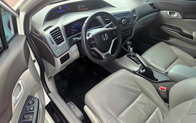 imagem-https://www.socarrao.com.br/sc-vehicle-images-prod/4355901/1792010524847-5effdf7c-9c33-430a-b834-723650444ba5.jpg