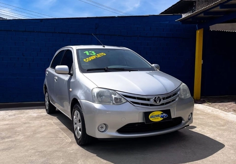 Toyota Etios 1.3 Flex 16V 5p Mec. 2013 Prata — foto 1 de 3