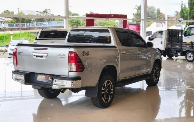 imagem-https://www.socarrao.com.br/sc-vehicle-images-prod/4355914/1792010582370-339d1f2133d74f3b8744bb4746d283e6_1792010558293.jpg