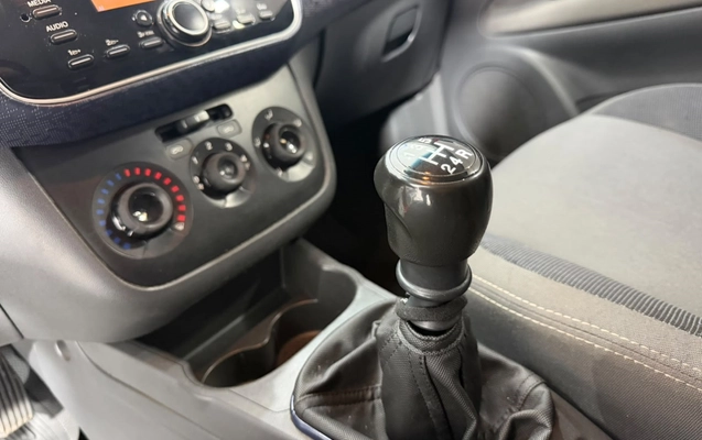 imagem-https://www.socarrao.com.br/sc-vehicle-images-prod/4355976/1792011029539-9_045102.jpg