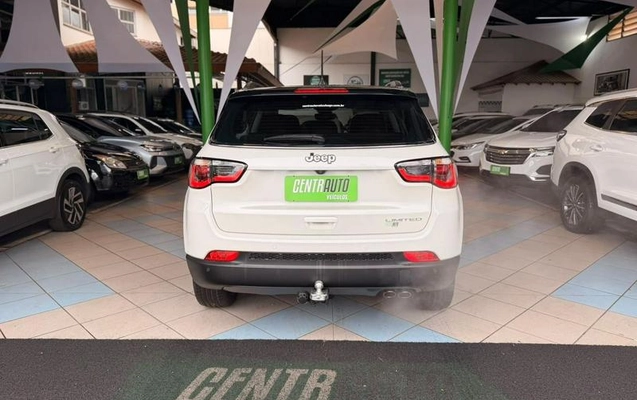 imagem-https://www.socarrao.com.br/sc-vehicle-images-prod/4355986/1792425137552-8542255_6_B_535d9b85e9.jpeg